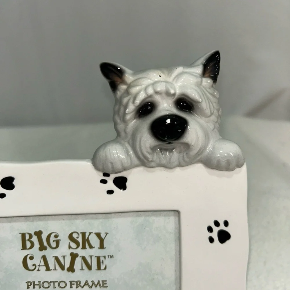 White and Black Picture Frame‎ with Paw Print Accents
